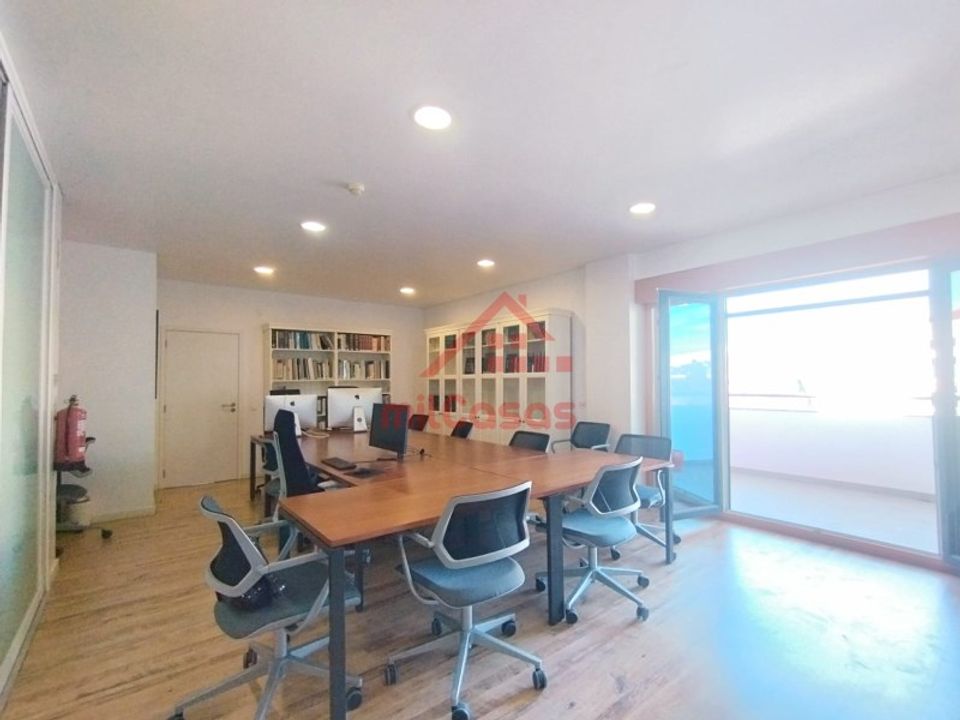 L'establiment comercial a Matacaes, Lisbon - foto 4