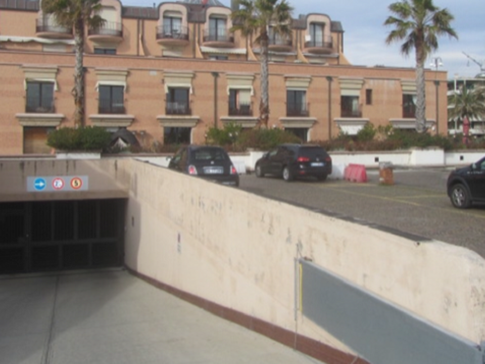 Garage i Genoa, Genoa - foto 4
