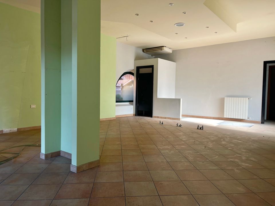Erhvervsejendom i Pietrasanta, Lucca - foto 3