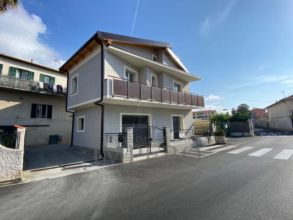 Villa i Vallecrosia, Imperia - foto 1