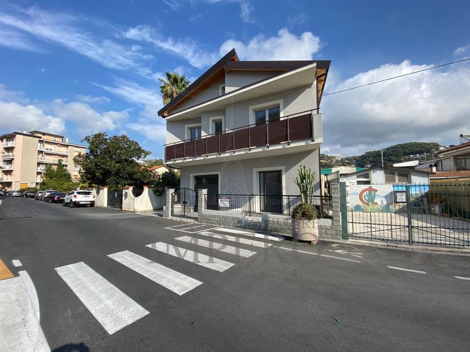 Villa i Vallecrosia, Imperia - foto 2