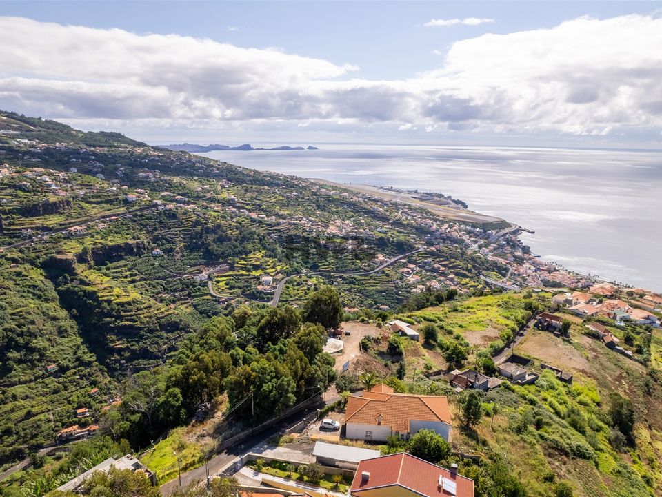 Helårsgrund i Santa Cruz, Madeira - foto 1