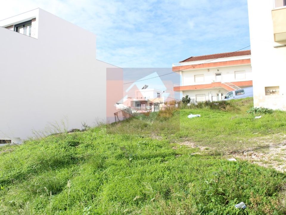 Helårsgrund i Odivelas, Lisbon - foto 1