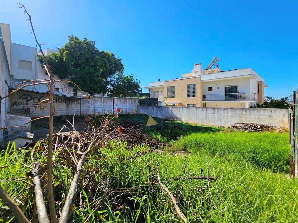Helårsgrund i Estombar, Faro - foto 1