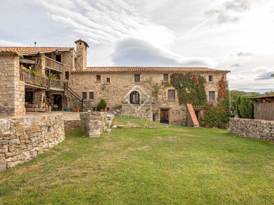 Landejendom i Sales De Llierca, Gerona - foto 1