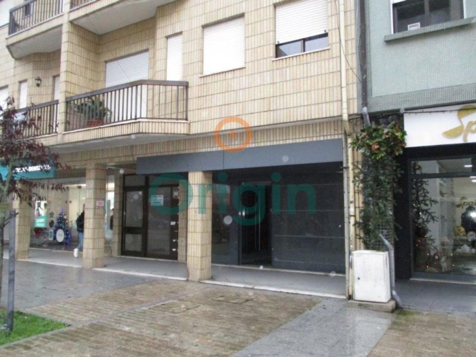 Erhvervsejendom i Pacos de Ferreira, Porto - foto 1