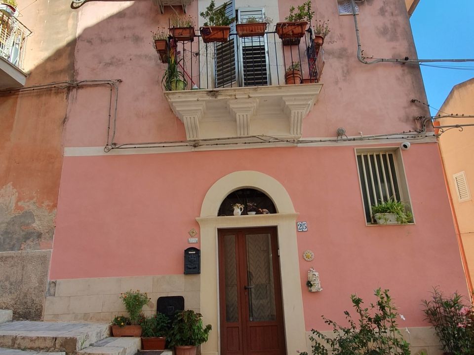 Byhus i Ragusa, Ragusa - foto 1
