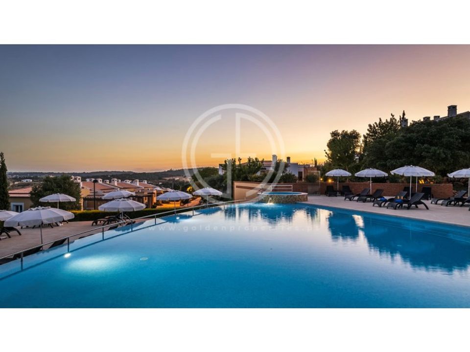 Villa i Mexilhoeira Grande, Faro - foto 1