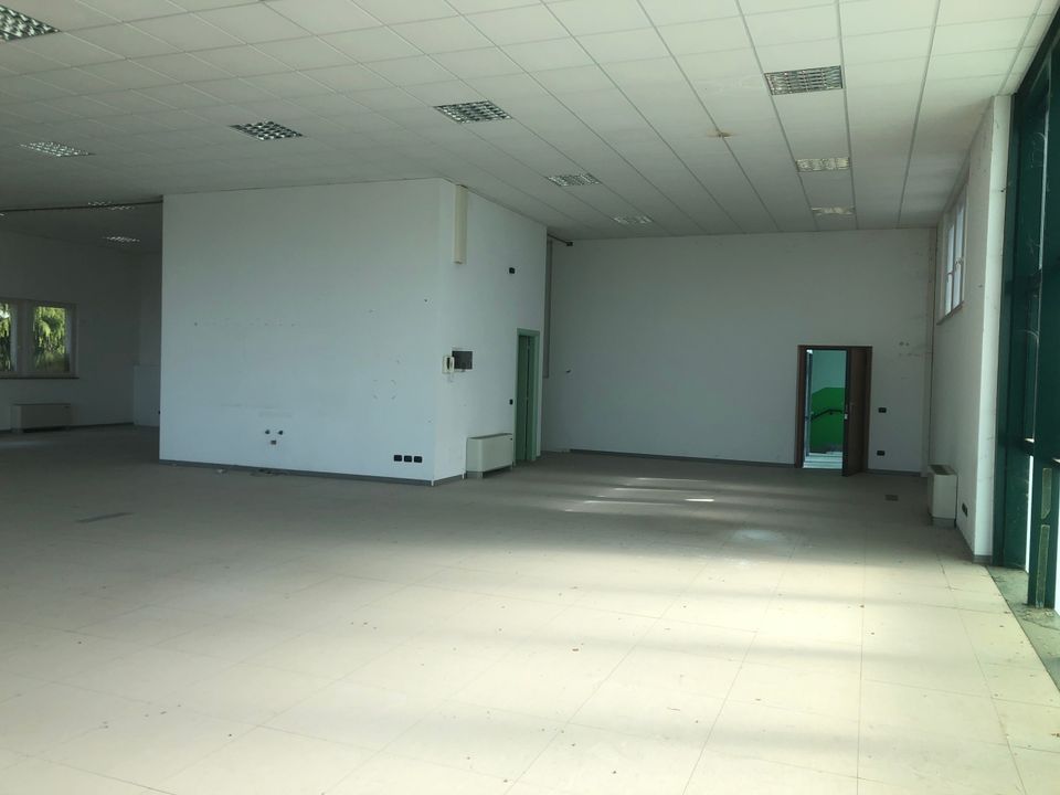 Erhvervsejendom i Vigevano, Pavia - foto 3
