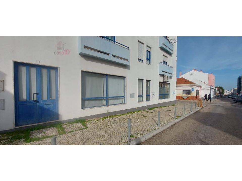 Erhvervsejendom i Baixa da Banheira, Setubal - foto 1
