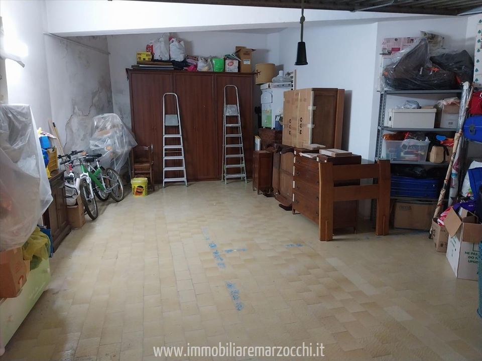 Garage i Siena, Siena - foto 1