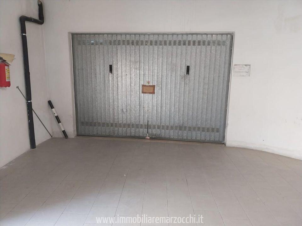 Garage i Siena, Siena - foto 4