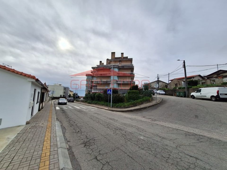 Erhvervsejendom i Oliveira de Azemeis, Aveiro - foto 1