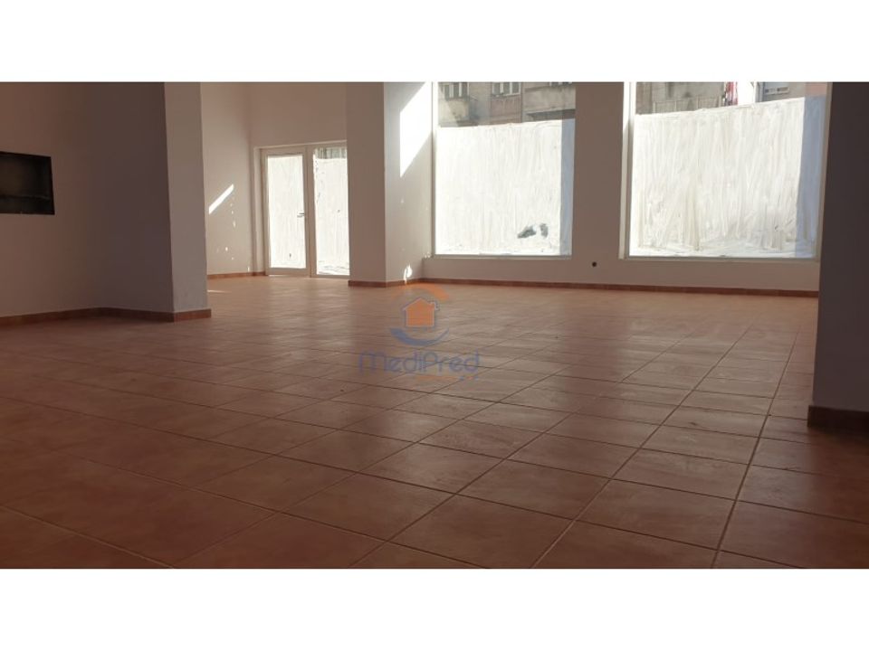 Erhvervsejendom i Barreiro, Setubal - foto 1