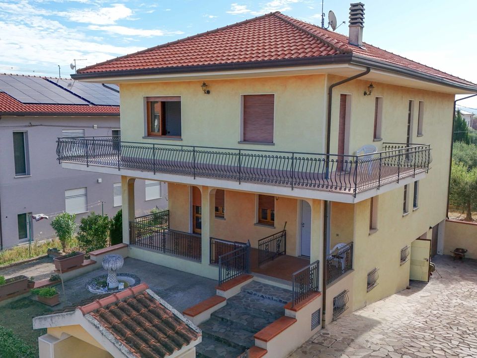 Byhus i Santarcangelo Di Romagna, Rimini - foto 1