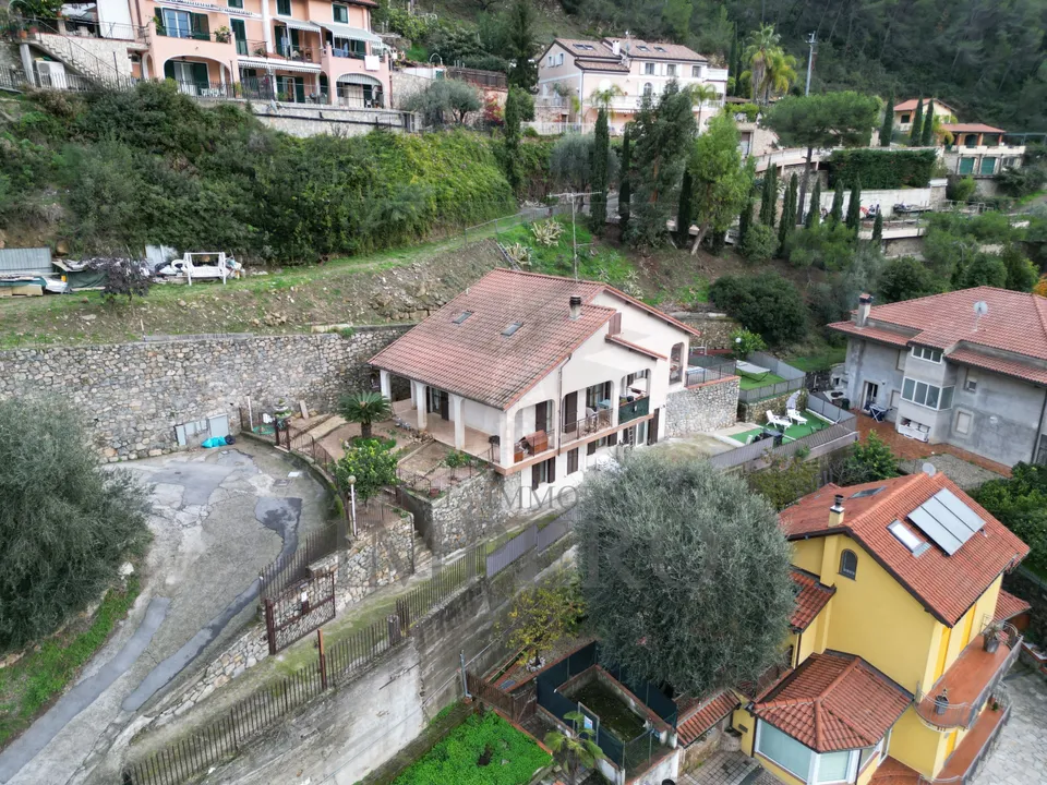 Villa a Ventimiglia, Imperia - foto 2