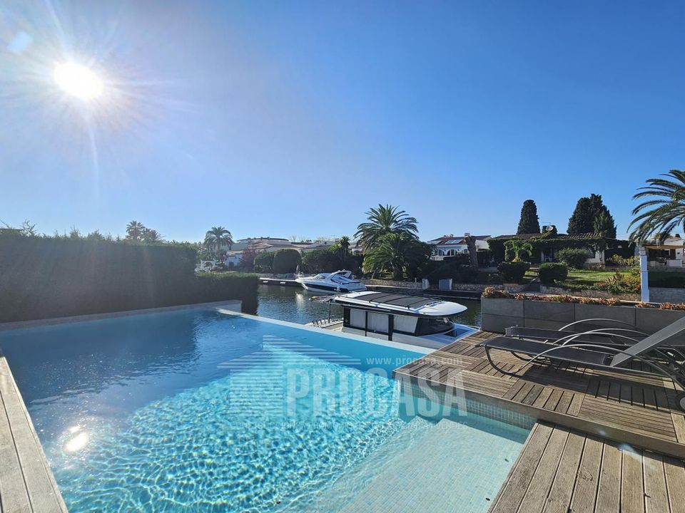 Villa i Empuriabrava, Gerona - foto 2