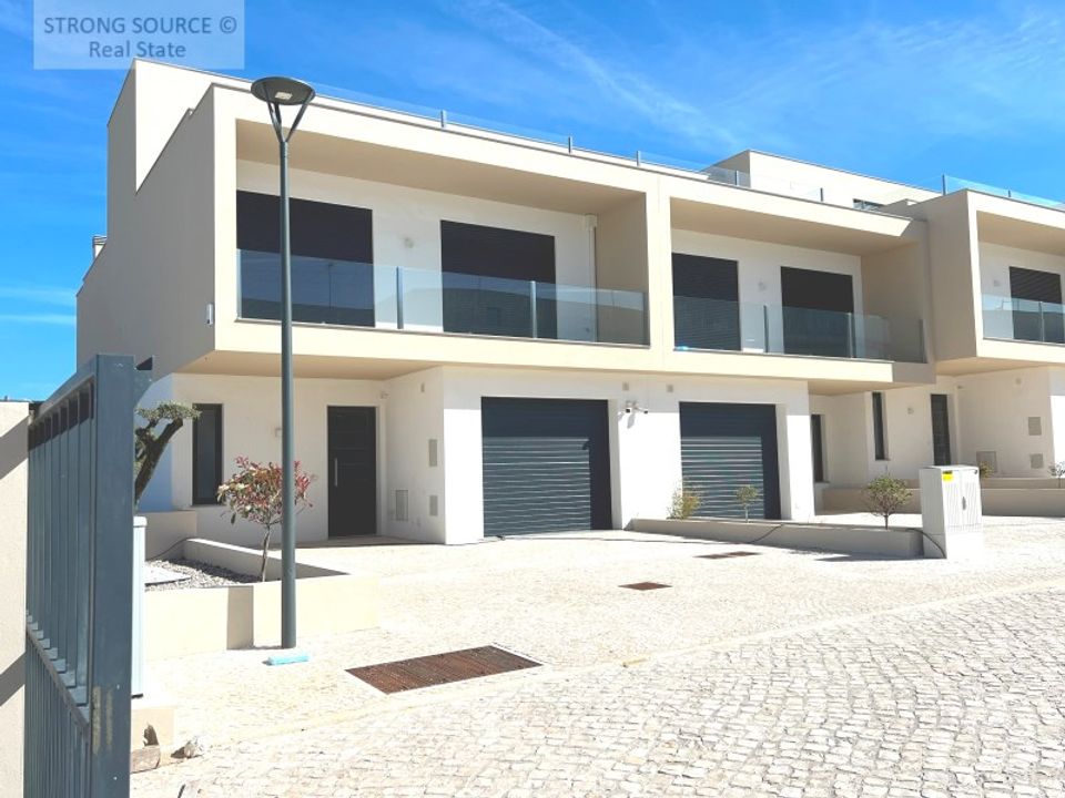 Rækkehus i Lourinha, Lisbon - foto 2