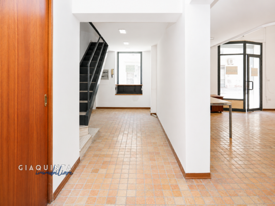 L'establiment comercial a Scordia, Catania - foto 4
