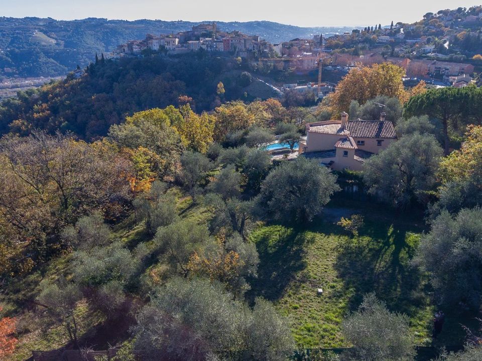 Helårsgrund i Gattières, Alpes-Maritimes - foto 1