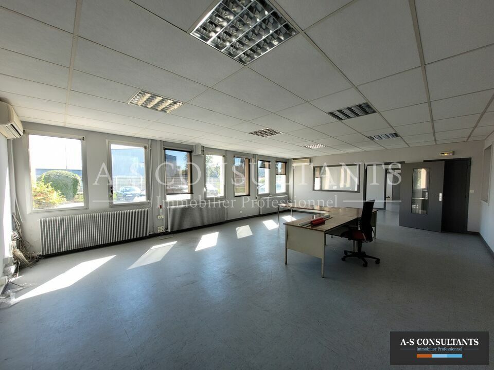 L'establiment comercial a Saint-Symphorien-d'Ozon, Rhone - foto 4