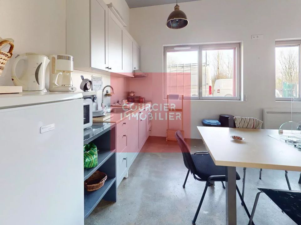 Commercial property in Coignières, Yvelines - photo 4