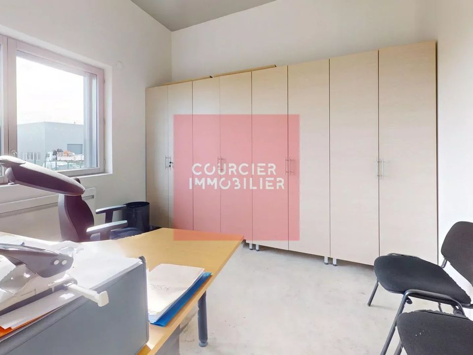 Commercial property in Coignières, Yvelines - photo 5