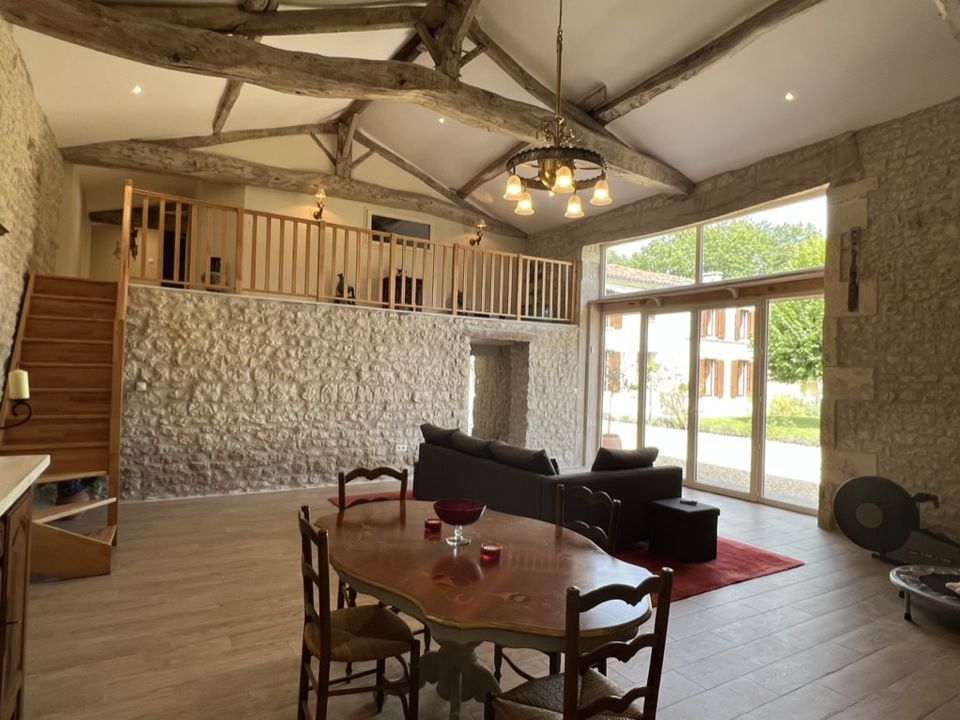 Villa i St.-Martin-de-Juillers, Charente-Maritime - foto 1