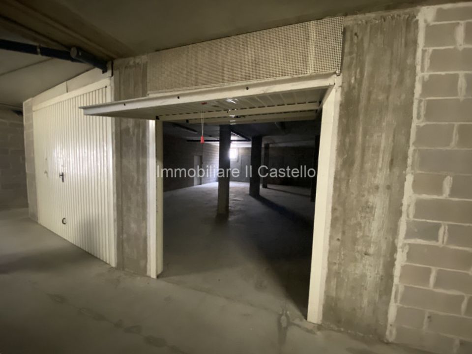 Garage i Castiglione del Lago, Perugia - foto 1