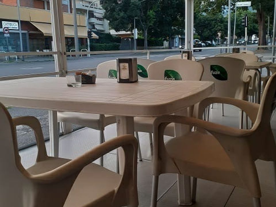 Erhvervsejendom i Carrara, Massa and Carrara - foto 1