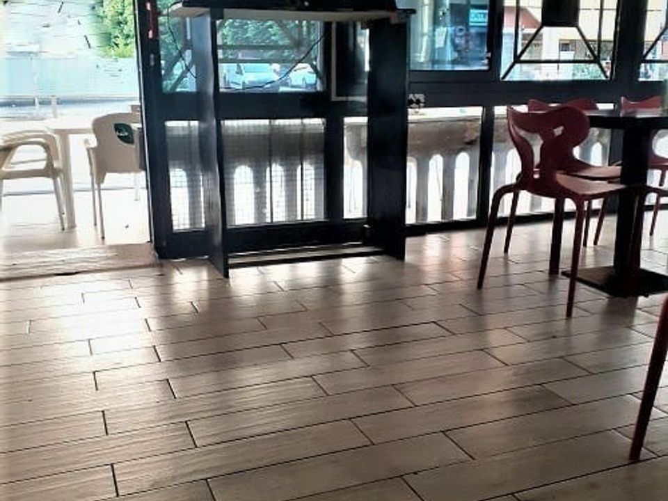 Erhvervsejendom i Carrara, Massa and Carrara - foto 3