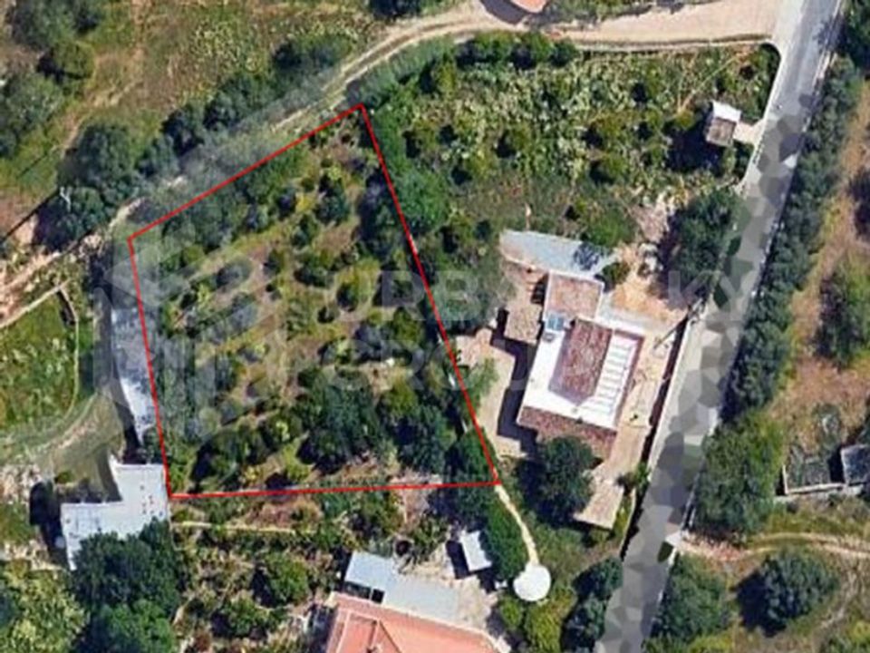 Helårsgrund i Santa Barbara de Nexe, Faro - foto 1