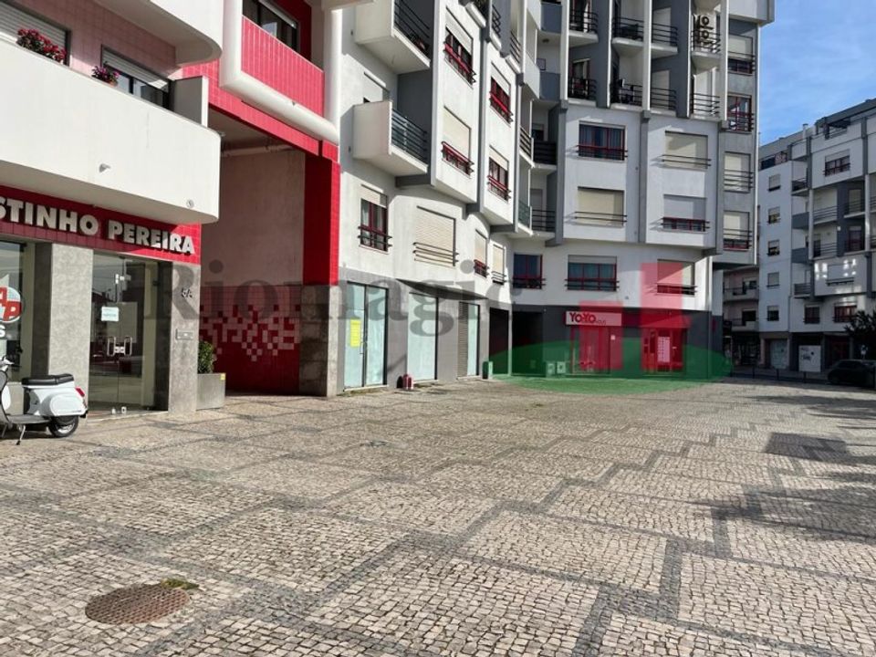 Erhvervsejendom i Santo Onofre e Serra do Bouro, Leiria - foto 1