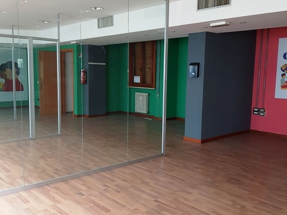 Erhvervsejendom i Parma, Parma - foto 1