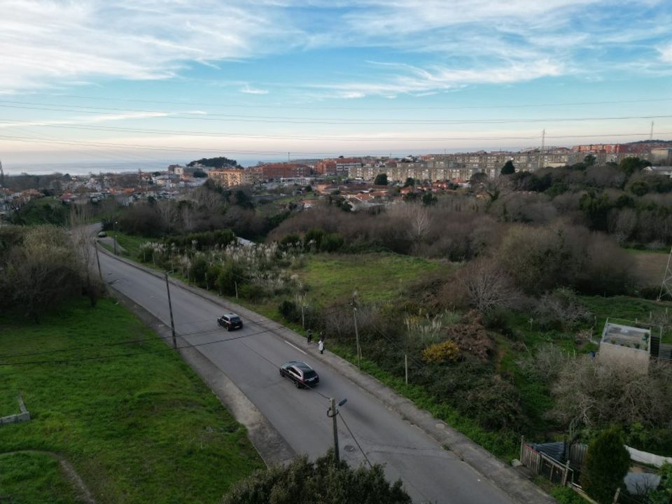 Helårsgrund i Espinho, Aveiro - foto 1