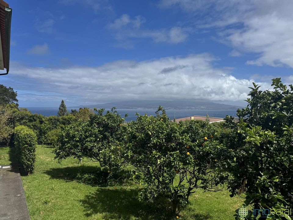 Casa de pueblo en Horta, Faial - foto 4