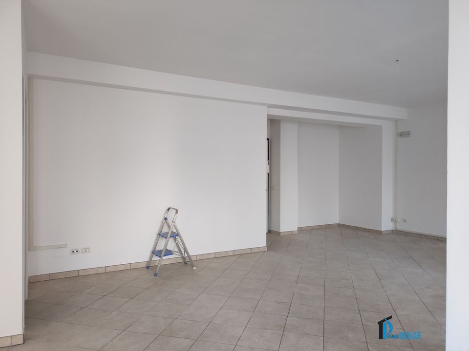 L'establiment comercial a Terni, Terni - foto 2