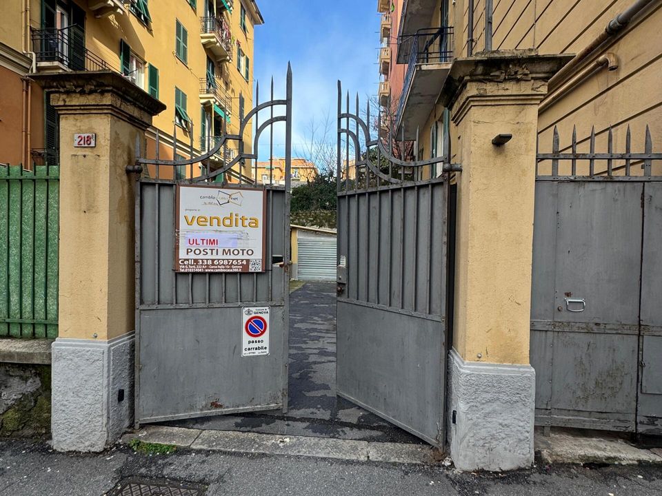 Garage i Genoa, Genoa - foto 1