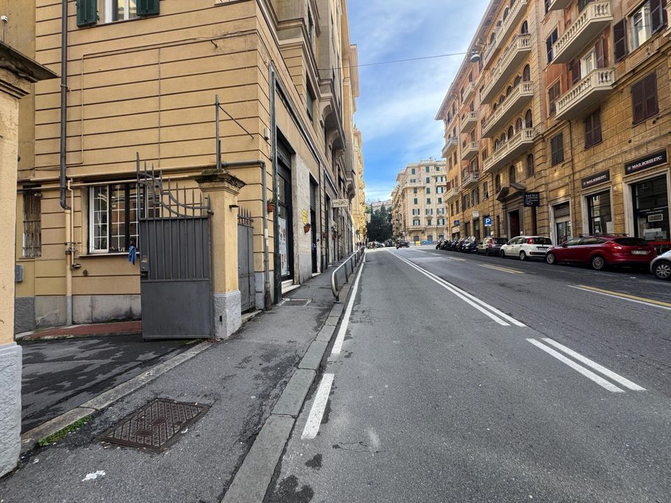 Garage i Genoa, Genoa - foto 2