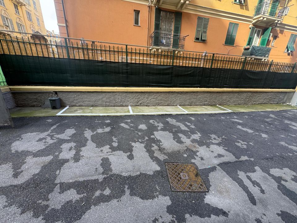Garage i Genoa, Genoa - foto 5