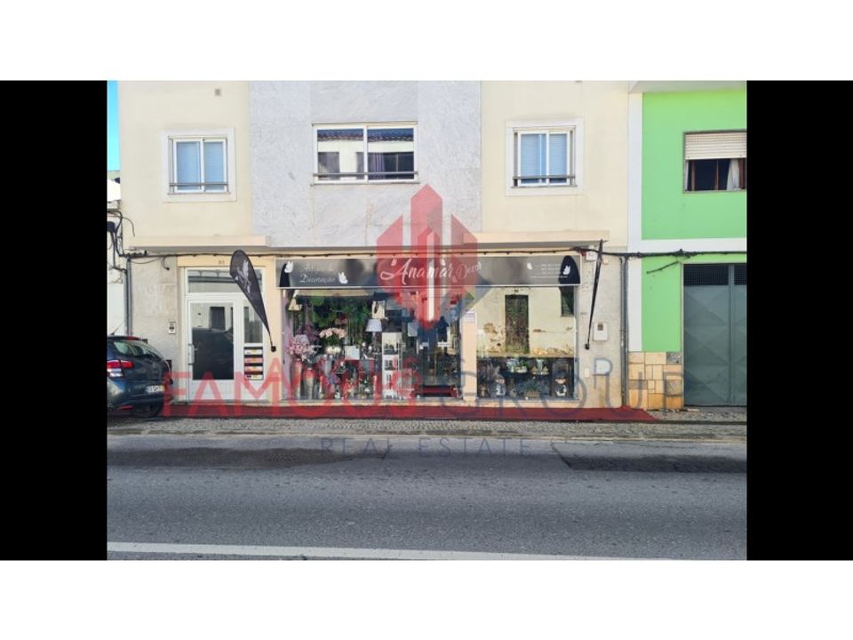 Erhvervsejendom i Estombar, Faro - foto 1