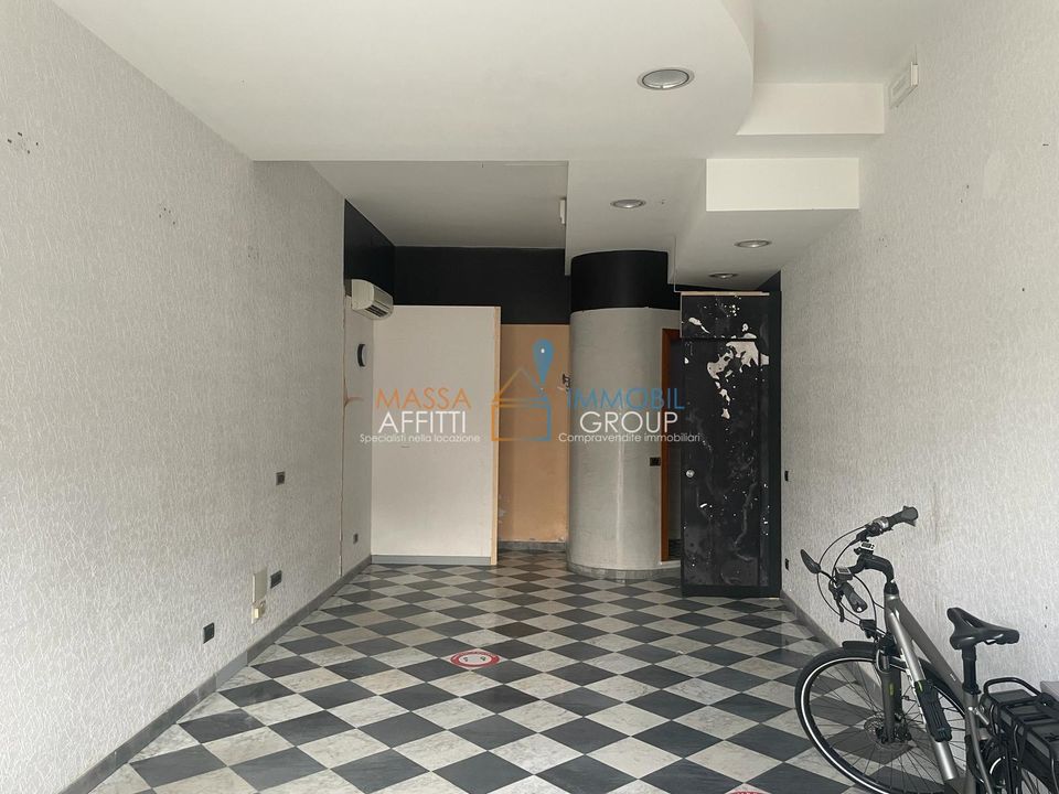 L'establiment comercial a Massa, Massa and Carrara - foto 1