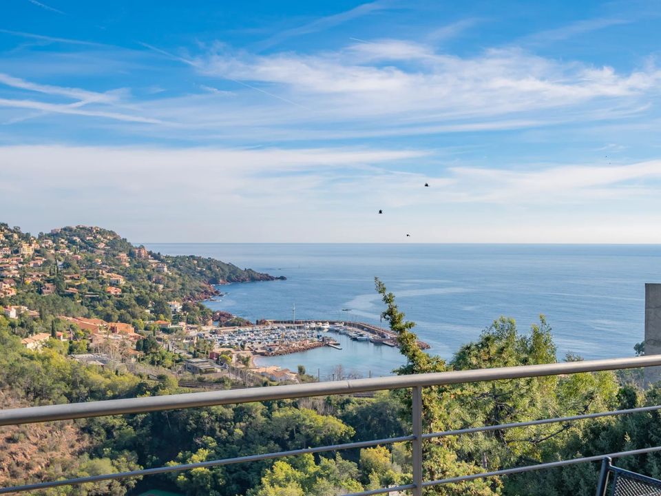 Villa a Theoule-sur-Mer, Alpes-Maritimes - foto 1