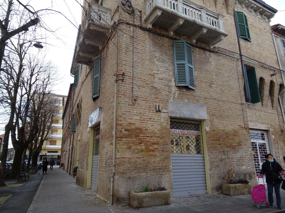 Næringseiendom i Falconara Marittima, Ancona - bilde 1