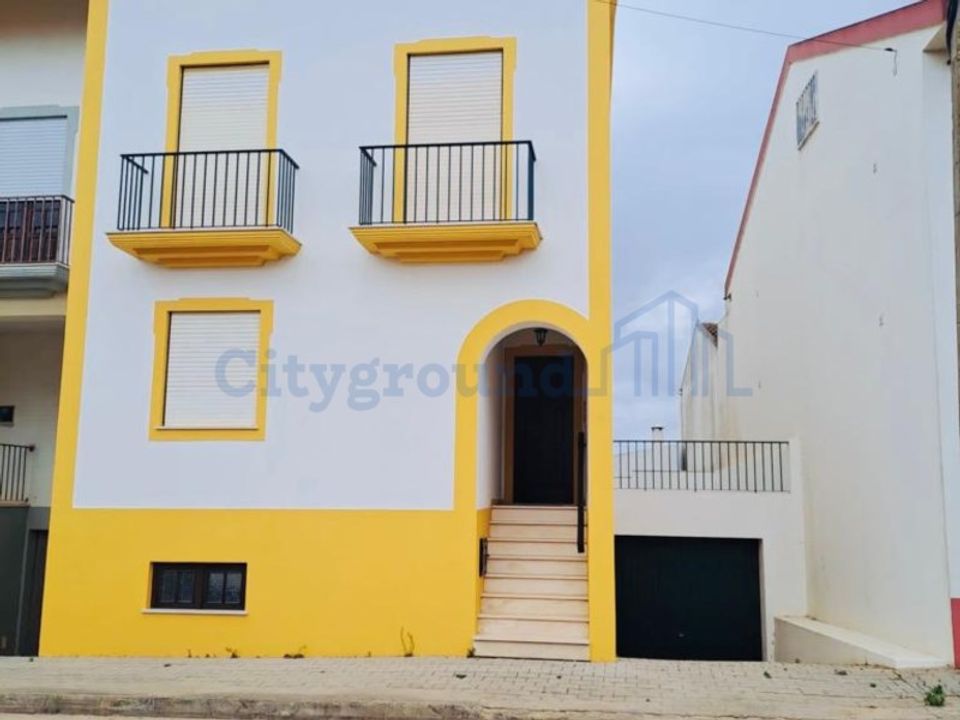 Rekkehus i Atouguia da Baleia, Leiria - bilde 1