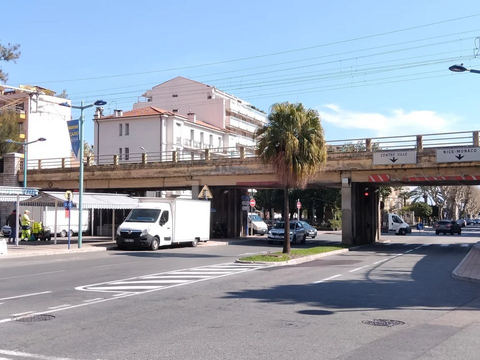 Erhvervsejendom i Menton, Alpes-Maritimes - foto 1