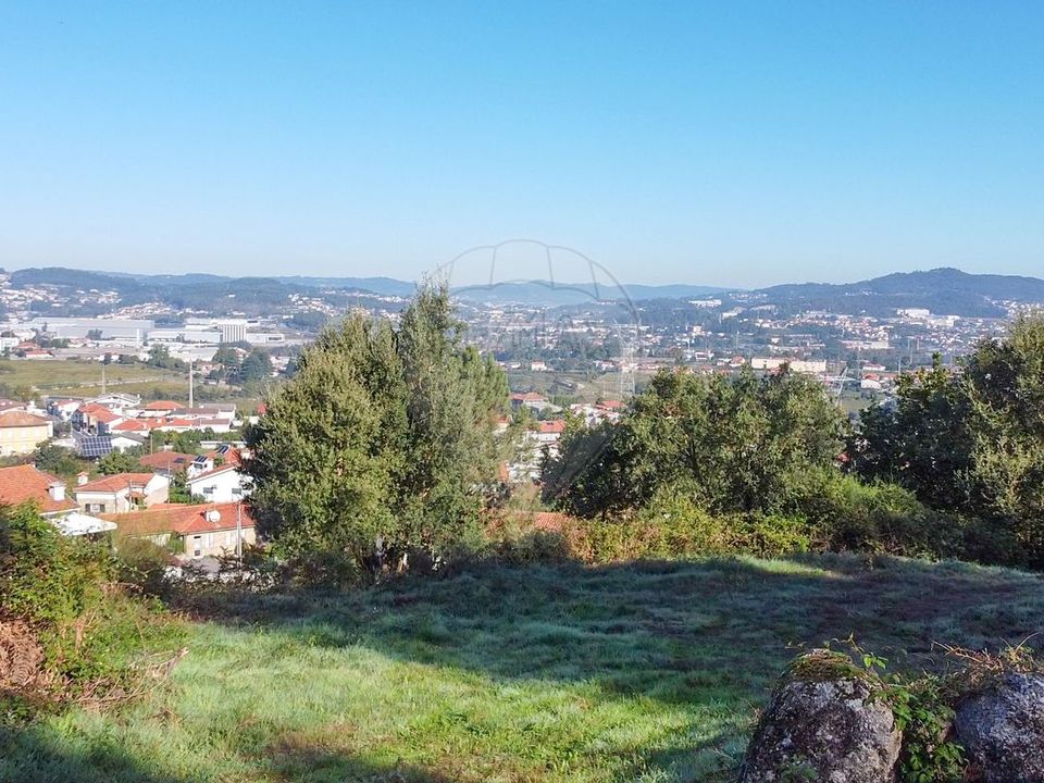 Helårsgrund i Santo Tirso, Porto - foto 1