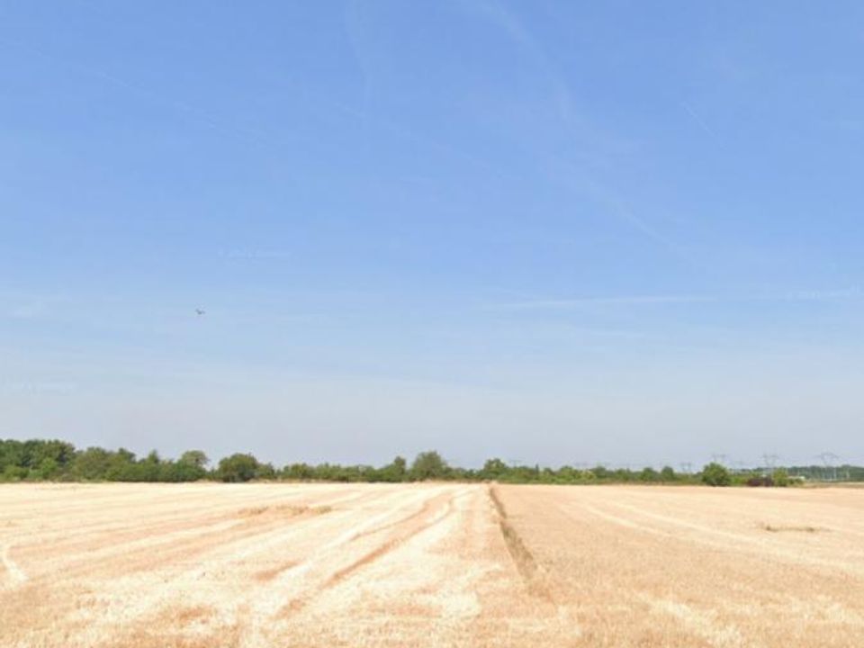 Helårsgrund i Saint-Vrain, Essonne - foto 1