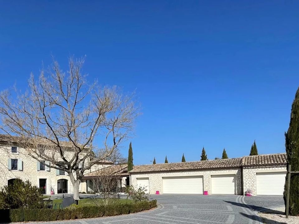 Villa in L'Isle-sur-la-Sorgue, Vaucluse - photo 3