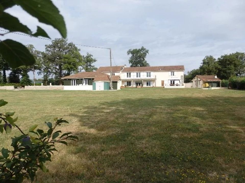 Villa i Le Dorat, Haute-Vienne - foto 1